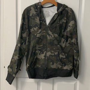 Women’s camo zip up hoodie